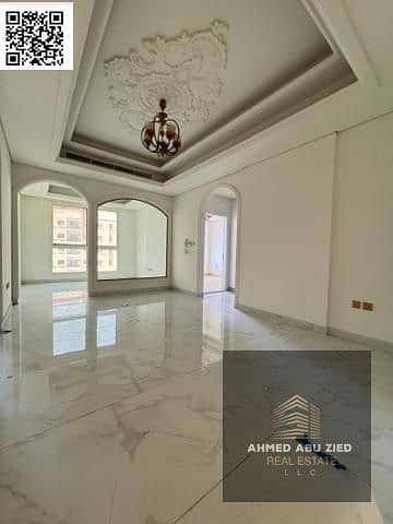 Luxurious and elegant apartment with two master bedrooms, very spacious living room, equipped kitchen, two bathrooms, full maintenance by the owner du