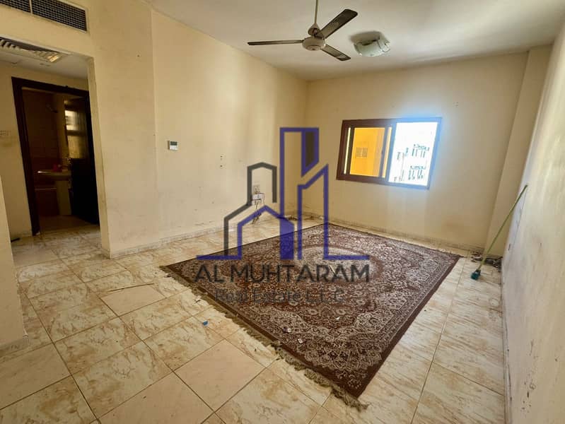 Spacious 1Bhk For family Available in Mujra close to sea view