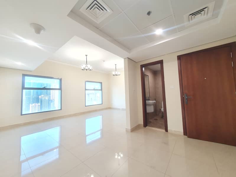 Luxury 2bhk chiller free 1 month free parking free rent 74k 4 to 6chque payment only for family