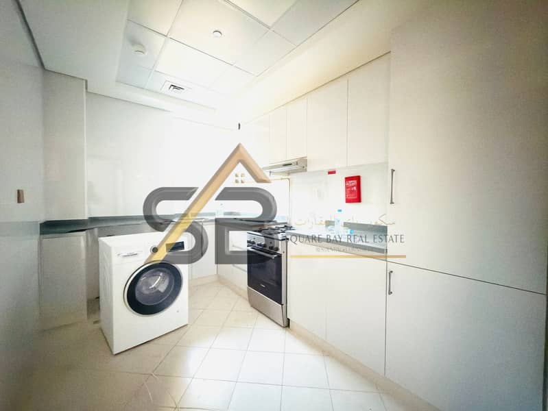 Semi-Furnished 2BHK|Fully Equipped Kitchen|Close to World trade Metro|