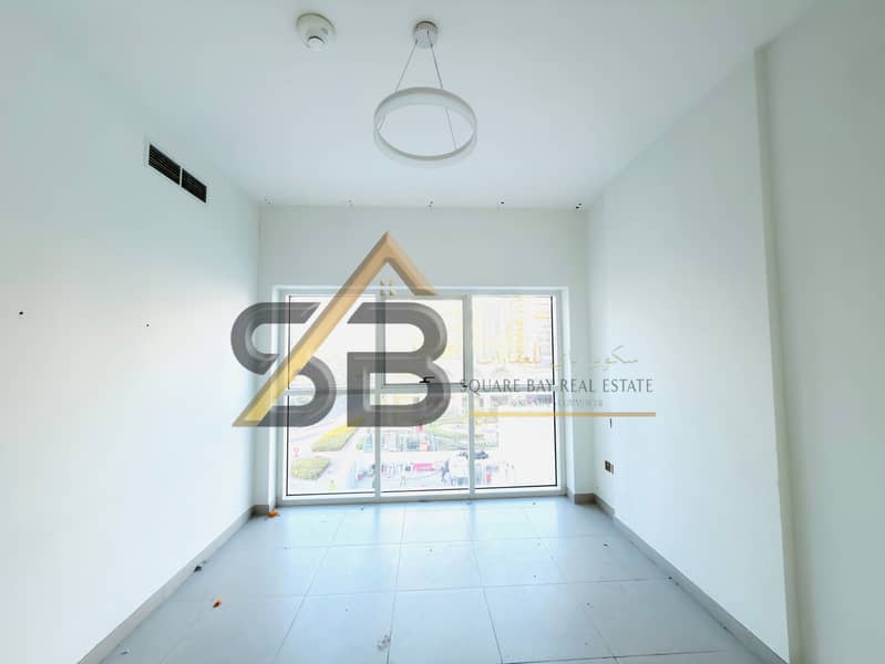 Semi-Furnished 2BHK|Fully Equipped Kitchen|Close to World trade Metro| - Image 6