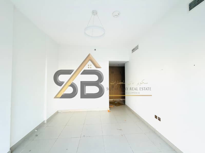 Semi-Furnished 2BHK|Fully Equipped Kitchen|Close to World trade Metro| - Image 7