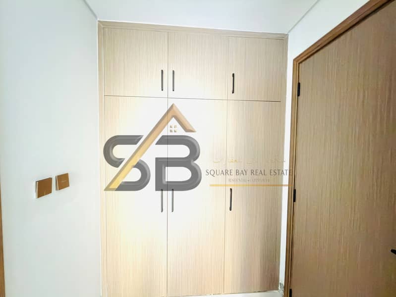 Semi-Furnished 2BHK|Fully Equipped Kitchen|Close to World trade Metro| - Image 8