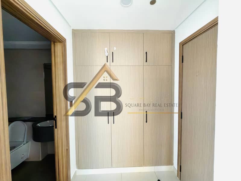 Semi-Furnished 2BHK|Fully Equipped Kitchen|Close to World trade Metro| - Image 11