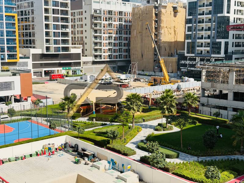 Semi-Furnished 2BHK|Fully Equipped Kitchen|Close to World trade metro|