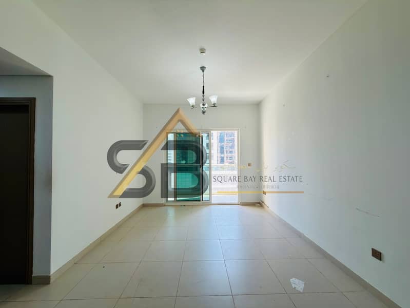 Semi-Furnished 2BHK|Fully Equipped Kitchen|Close to World trade metro|