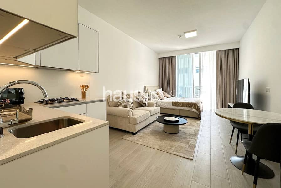 Quality Furnishing | Vacant | Balcony | Furnished