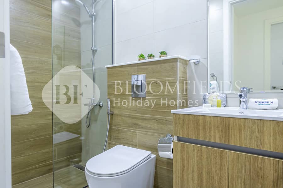 8 Bathroom. jpg