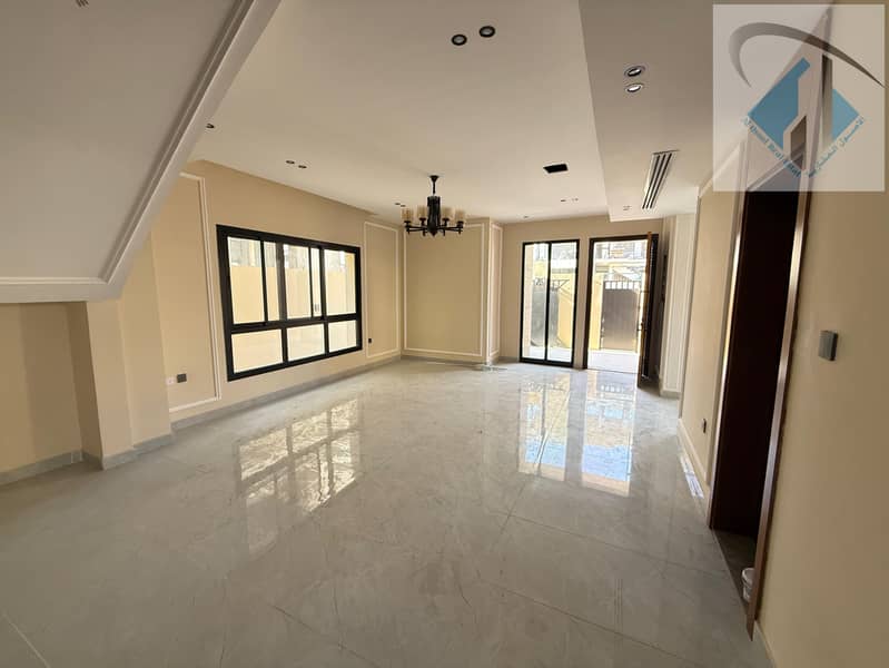 9 33dae90d-9943-463f-adf0-cad2e5d376a8. jpg