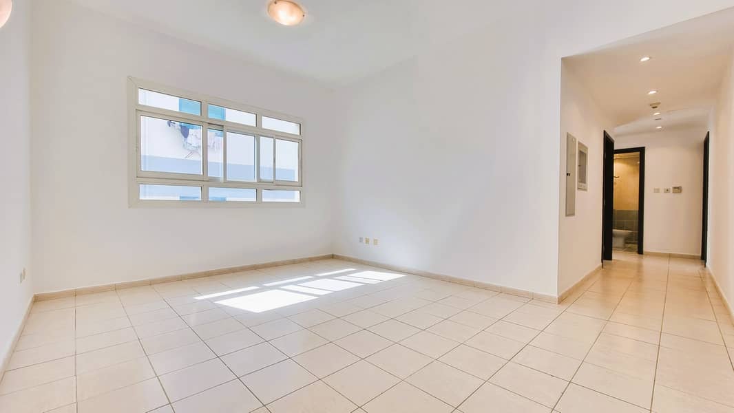 Spacious 3 BR in Umm Hurair 1