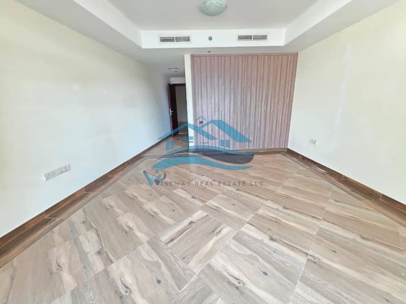 22 WhatsApp Image 2025-10-15 at 14.39. 13_d1e23966. jpg