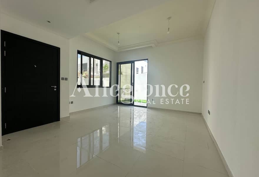 Type R2-EM | 3 bedrooms + maids | Corner Unit Type R2-EM | 3 bedrooms + maids | Corner Unit