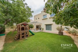 Exclusive Fully Renovated 4 Bed Type 4