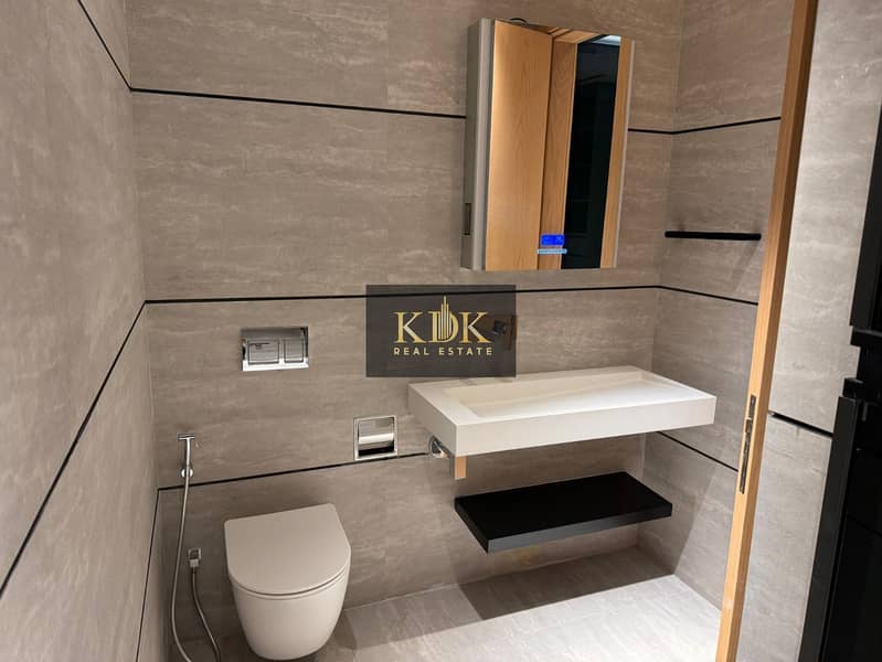 1Br+Duplex | Fitted Kitchen | Community View - Image 4