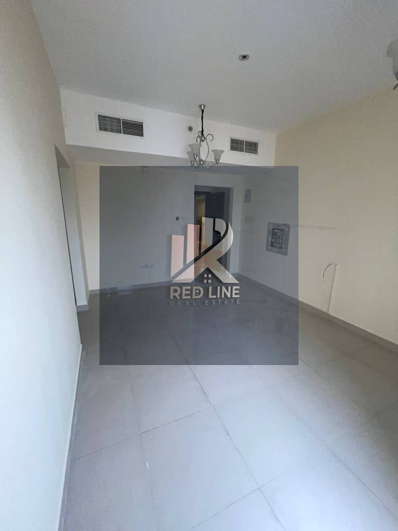 Two rooms and a living room with free parking – excellent location behind Mega Mall