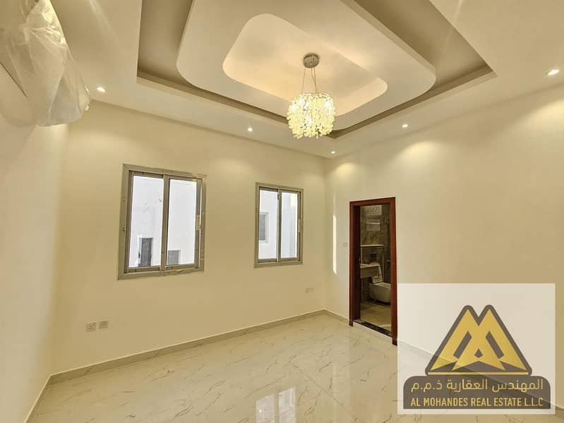 Beautiful villas at an excellent price, super deluxe finishes, on the main street, very large area with parking.