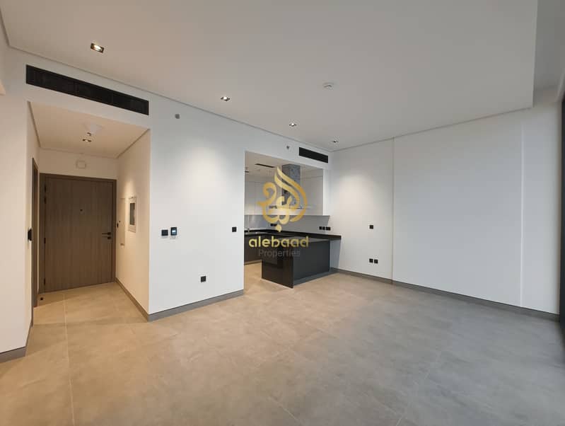 Brand New ! 1 Month Free | Bright And Elegant | Huge Balcony