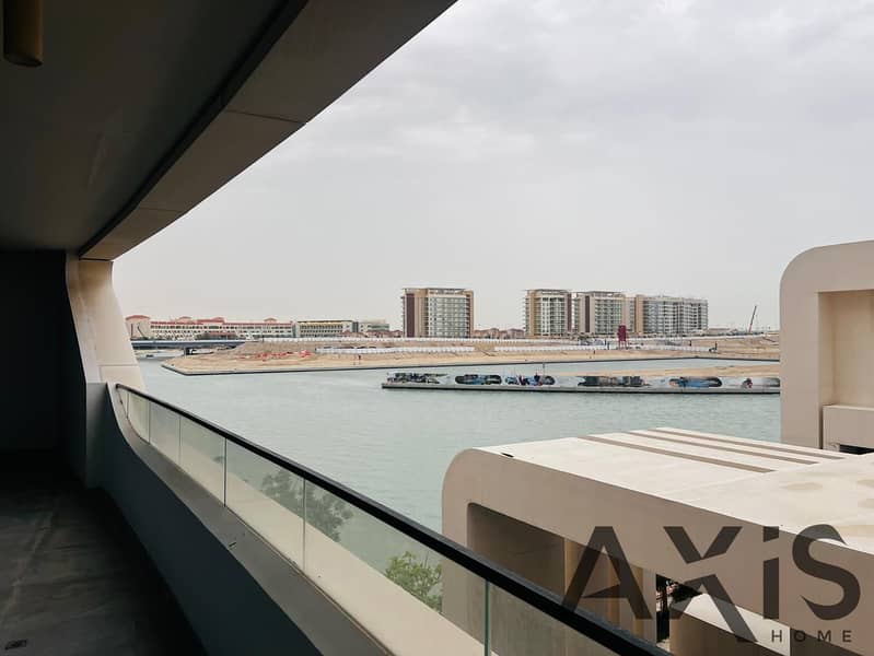 Prima Location | Waterfront Unit | Balcony Living