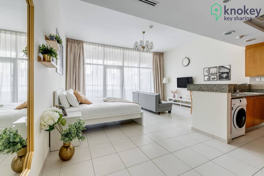 Modern Fully Furnished Apartment in Bay Square