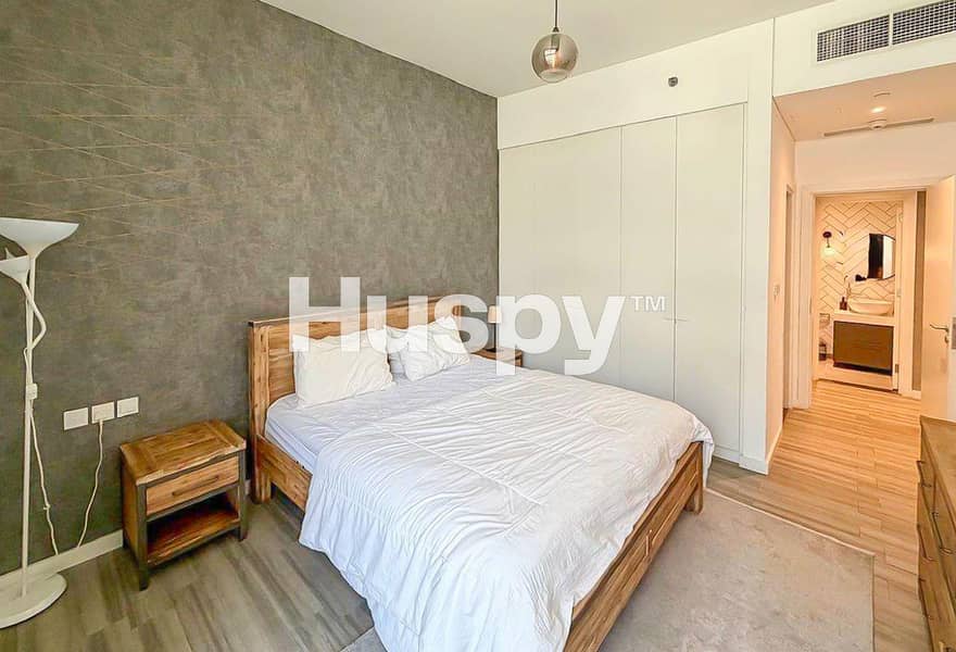 Fully Furnished | Vacant | Pool View - Image 13