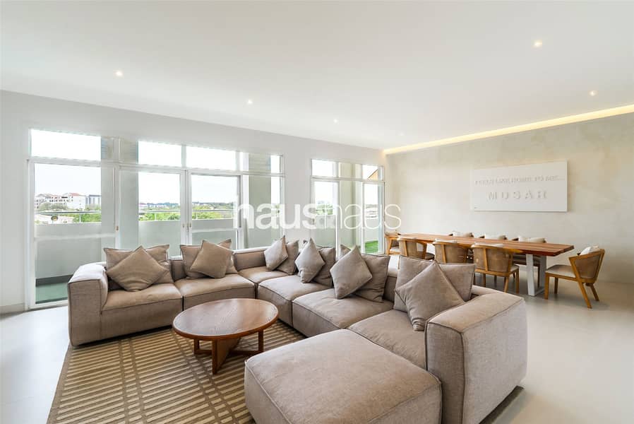 Lake View | Fully Upgraded | Rare to Market Lake View | Fully Upgraded | Rare to Market