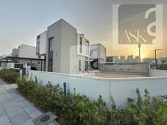 Spacious 5BR Villa + Maid’s Room | Freehold | Prime Location