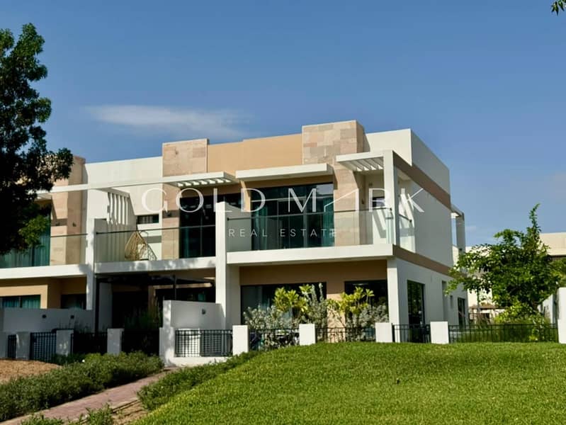 Large Plot | Corner Unit | Park Backing Large Plot | Corner Unit | Park Backing
