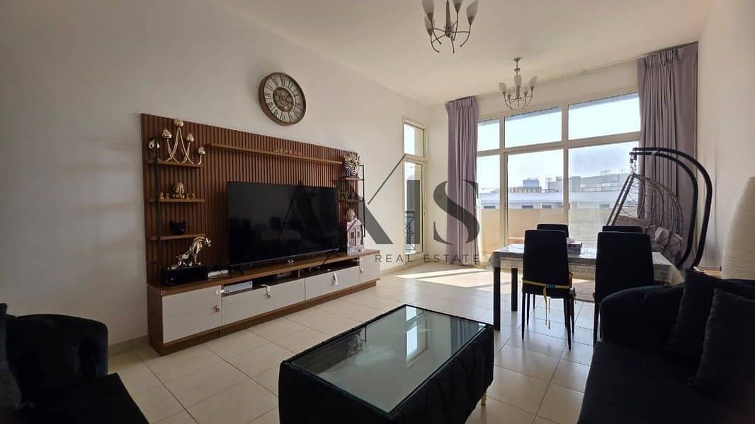 Largest Layout I Top Floor I Fully Furnished Largest Layout I Top Floor I Fully Furnished
