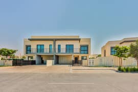 √Single Row Semi Corner | Vacant | Near the Gate√