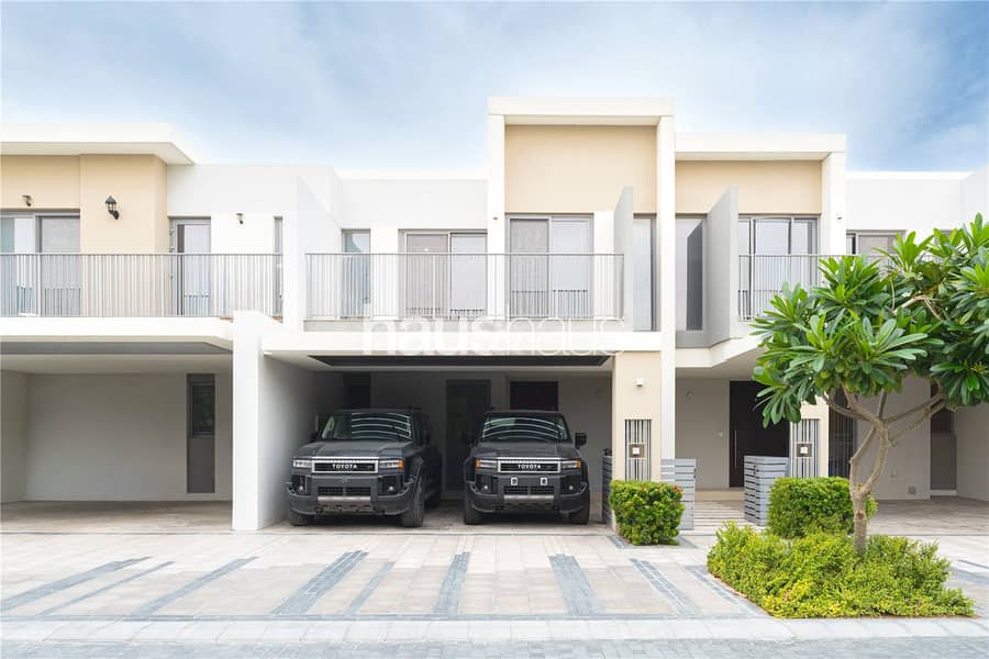 Large Plot | Vacant on Transfer | Community Expert Large Plot | Vacant on Transfer | Community Expert