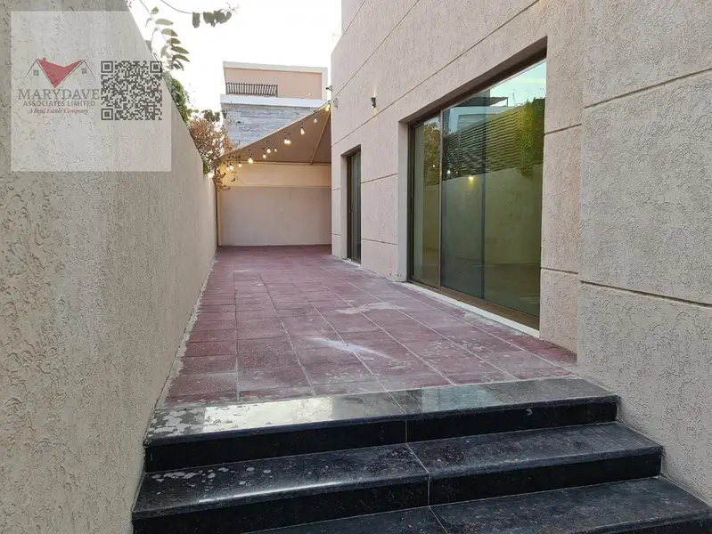 Corner villa, fully finished, including water, electricity and air conditioning, at a very special price - More