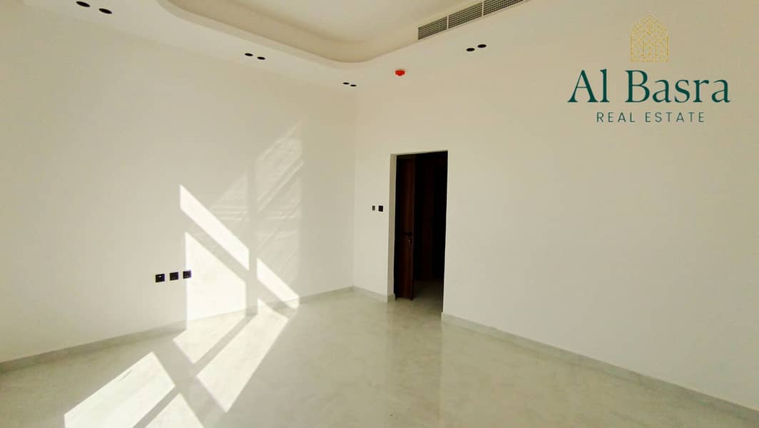 44 store-room-organized-storage-villa. jpg