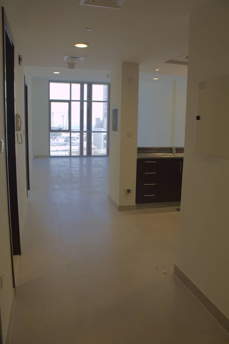 4 Hallway. jpg