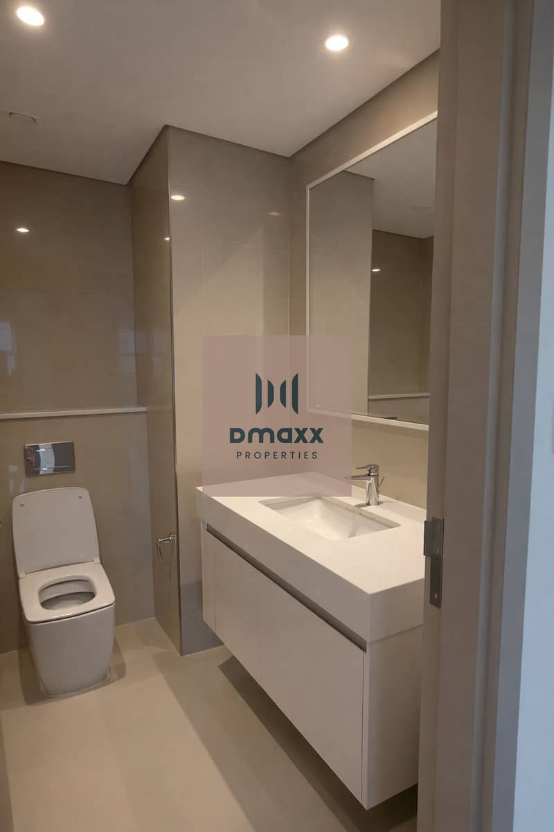 2BR Apartment | Burj Royale | Full Burj & Marina Views | Balcony - Image 9