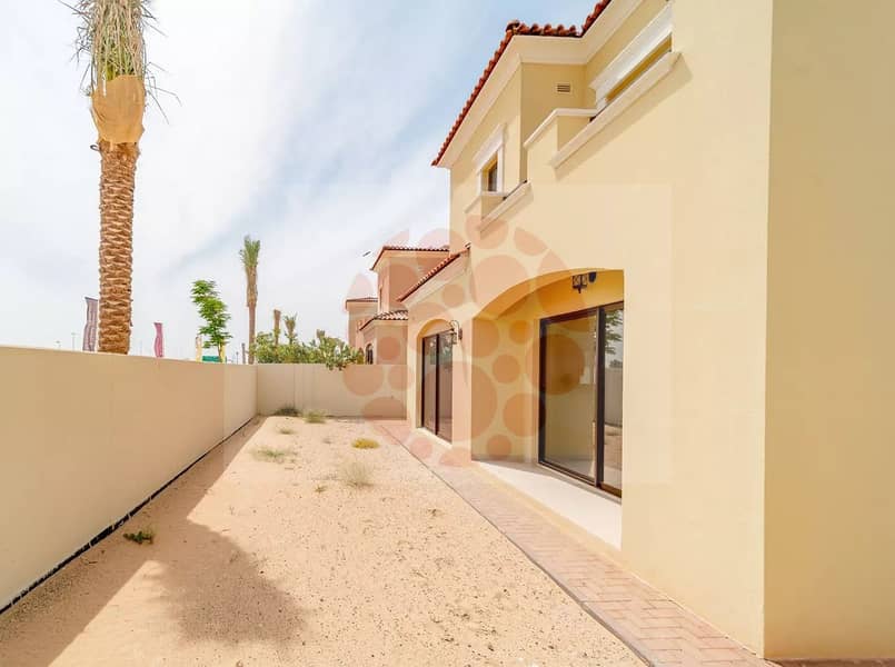 Ready 5BR Luxury Villa | Take Keys Now | No Commission Deal