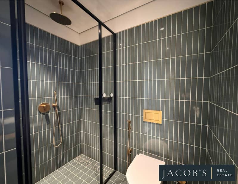 6 bathroom 2. jpeg