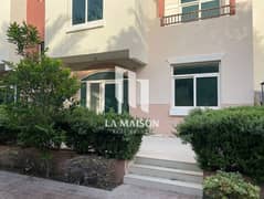 الطابق الأرضي | شرفة كبيرة | تصميم واسع