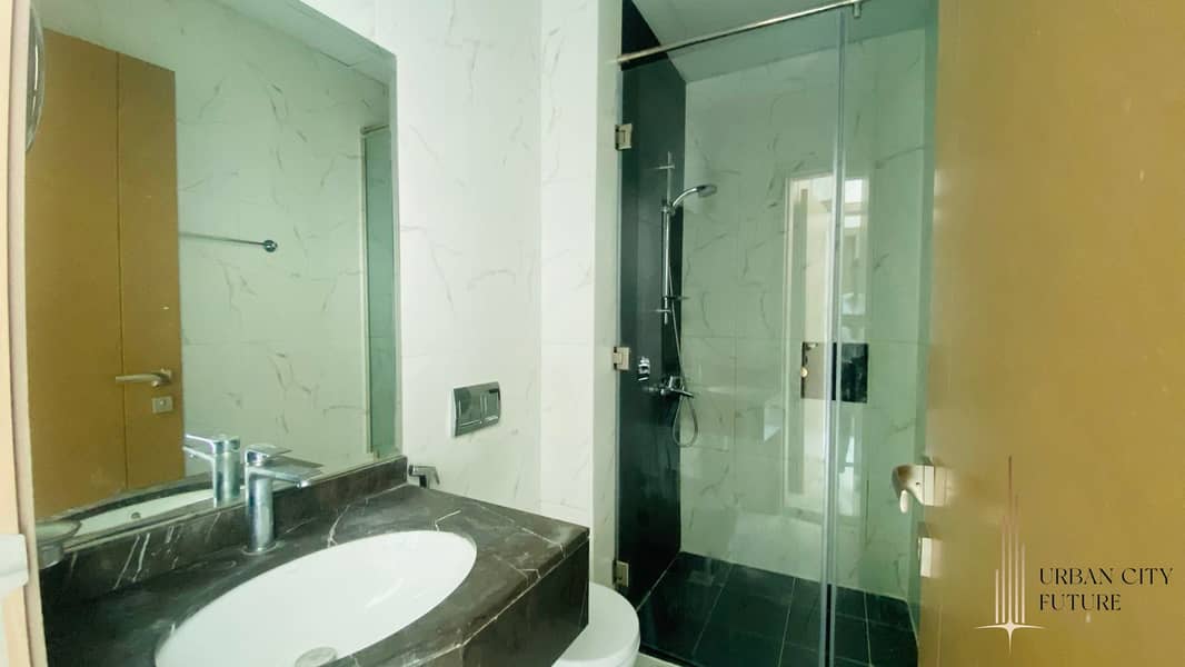 Well Maintained - Prime Location - W/ Storage Room | Bayut.com