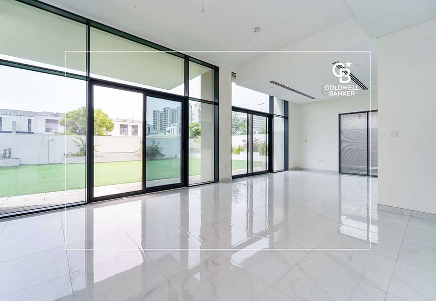 Massive Plot | Landscaped | Sole Row Massive Plot | Landscaped | Sole Row