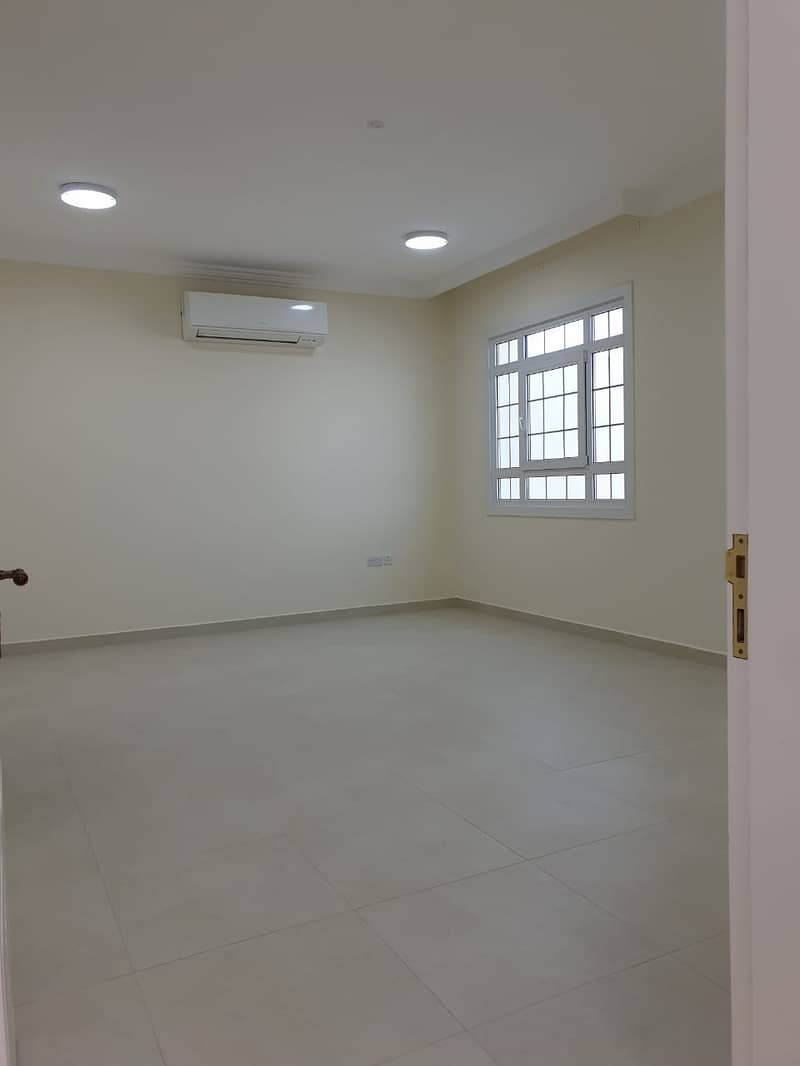 شقة في مدينة محمد بن زايد 4 غرف 100000 درهم - 4412651