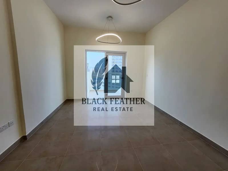 SEMI-FURNISHED/ CHILLER FREE/ VACANT NOW