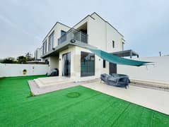 فيلا من 5 غرف نوم | مابل 3 | إطلالة على المسبح والحديقة | مفروشة