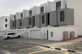 فیلا في هادي فيلاز،مردف 5 غرف 215000 درهم - 14729907