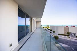 √ Sea View 2BR+M | Beach Access | Luxury Living √
