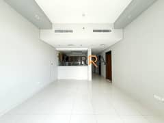 شقة واسعة بغرفة نوم واحدة | شبه مفروشة | موقع مميز