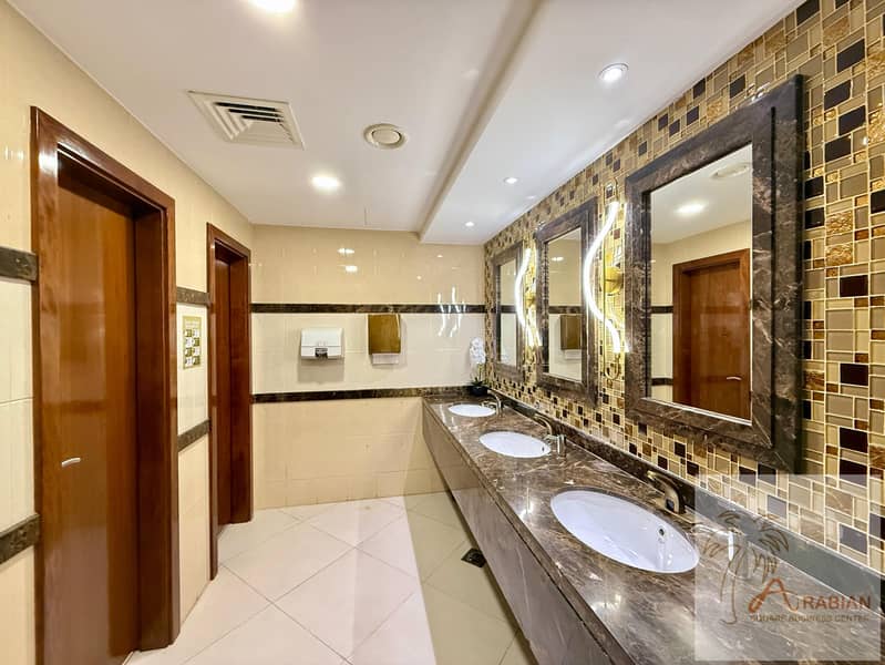 23 washroom 3. jpg