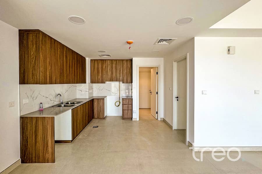 9 077 Shams, Town Square - 6. jpg