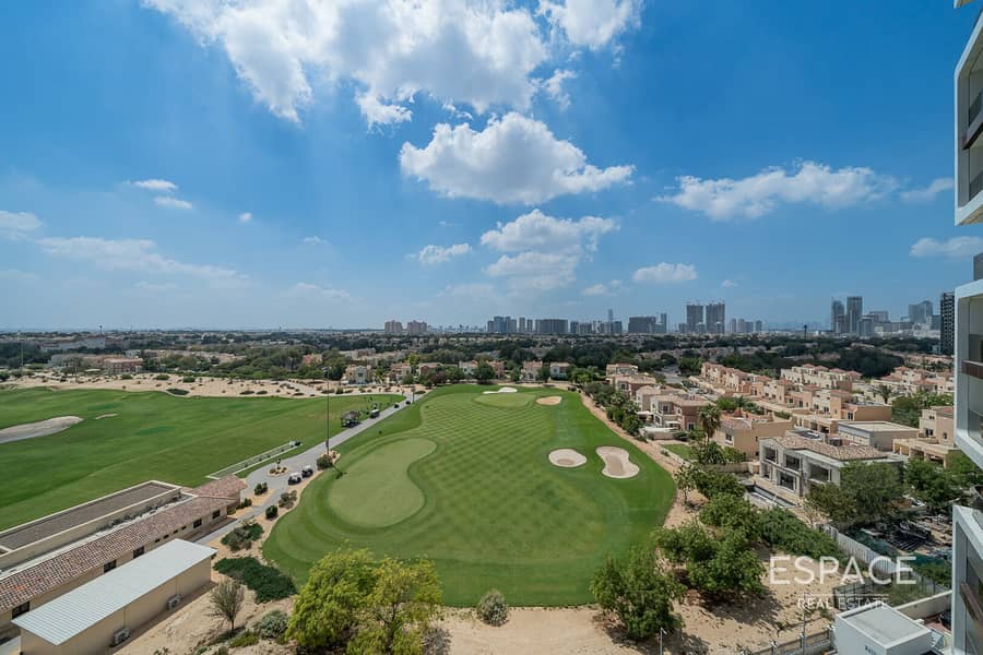 Studio | Golf Course View | Unique Layout Studio | Golf Course View | Unique Layout
