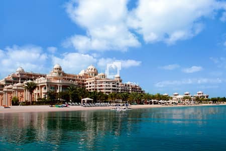 2 Bedroom Flat for Rent in Palm Jumeirah, Dubai - Exquisite 2BR|5-Star Resort| High Floor| Sea View|