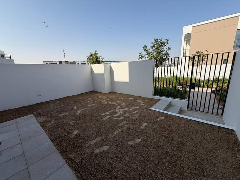 21 WhatsApp Image 2026-04-03 at 21.21. 28 (1). jpeg